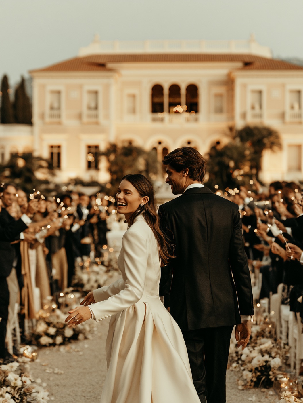 Élise and Julien leaving the ceremony